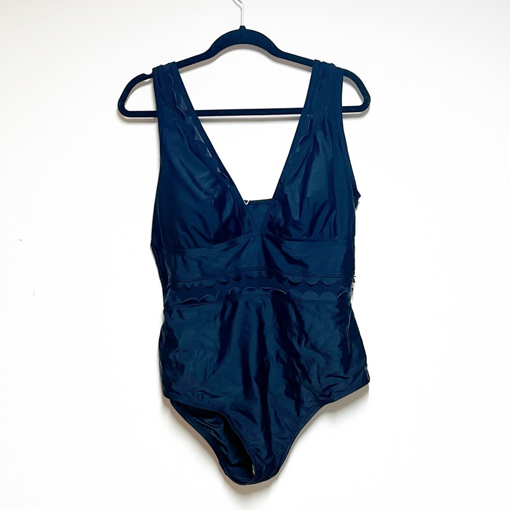 Cupshe Black One Piece Swimsuit - Picture 4 of 9